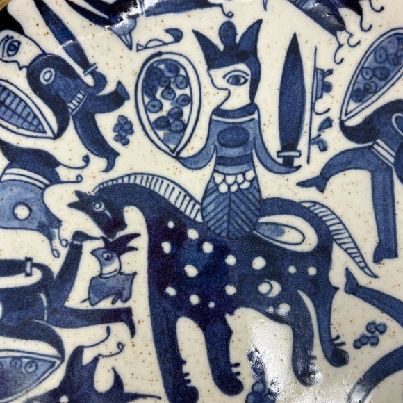 Kai Kai 8” Bowl Khayyam's Poem Blue White Embossed Gold Rim - Tajimi Japan - Picture 7 of 7